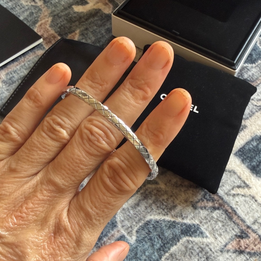 Chanel COCO CRUSH BRACELET Quilted motif, mini version, 18K white gold sz Small - Picture 10 of 17